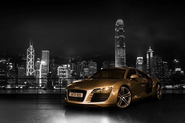 Audi көлігі қаланы айналып өтеді