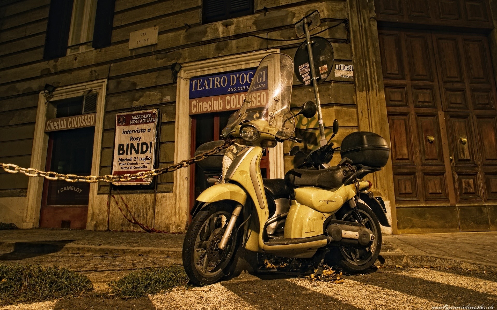 көлік жүйесі автомобиль винтаж дөңгелектер көше ескі велосипед қараусыз қалған мотоцикл скутер мотоцикл