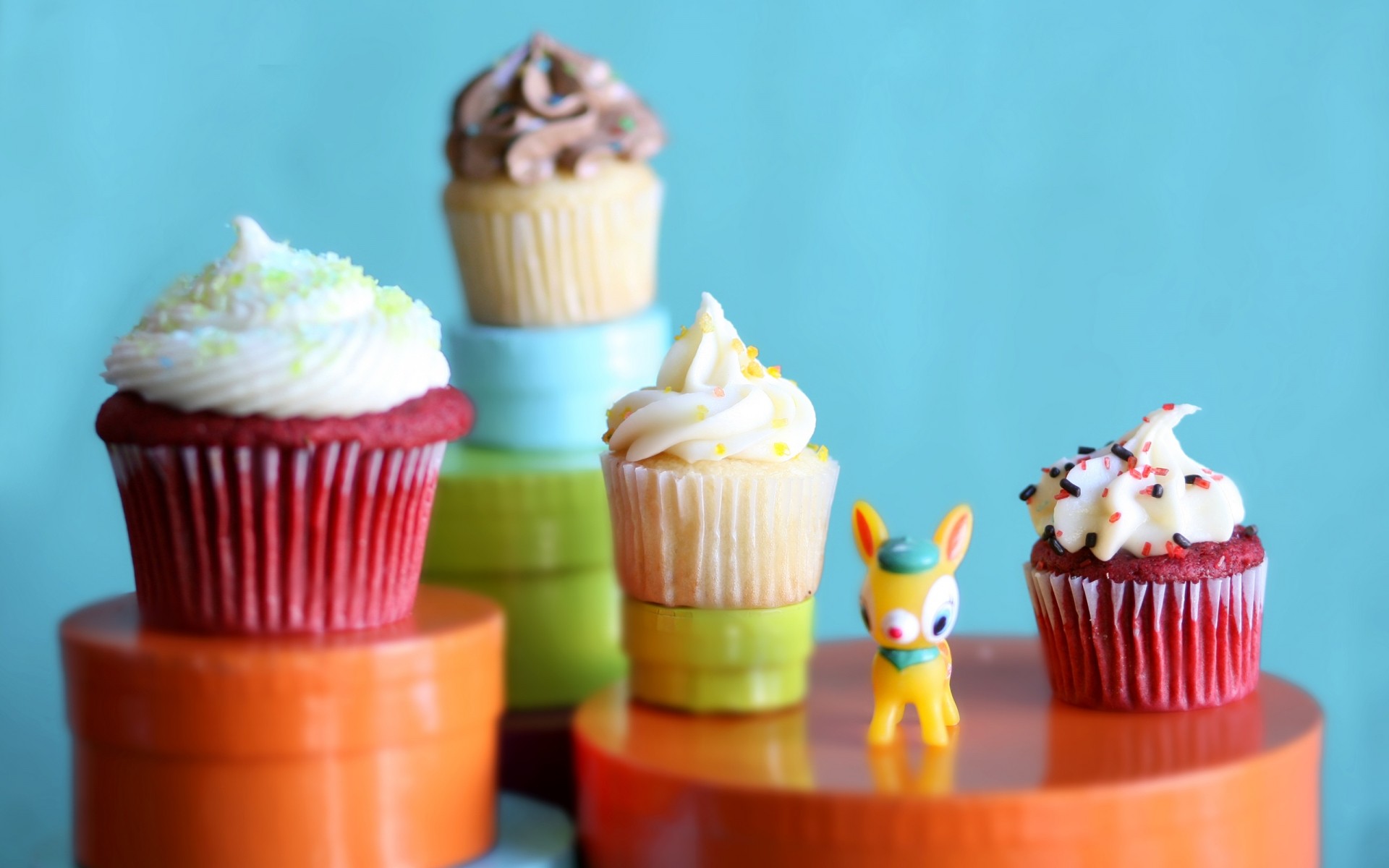 капитал крем шоколад дәмді ваниль кекстер кондитерлік өнімдер қант тәтті құйын кәмпиттер торт көрініс кубок индульгенция тамақ тәттілер