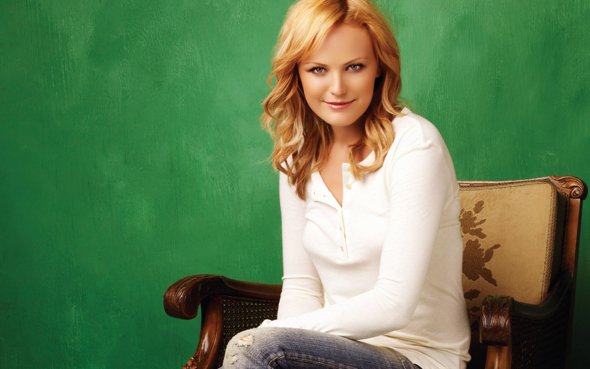 әйел бір портрет ересек кию үй ішінде отыру қыз актриса фото сурет фото