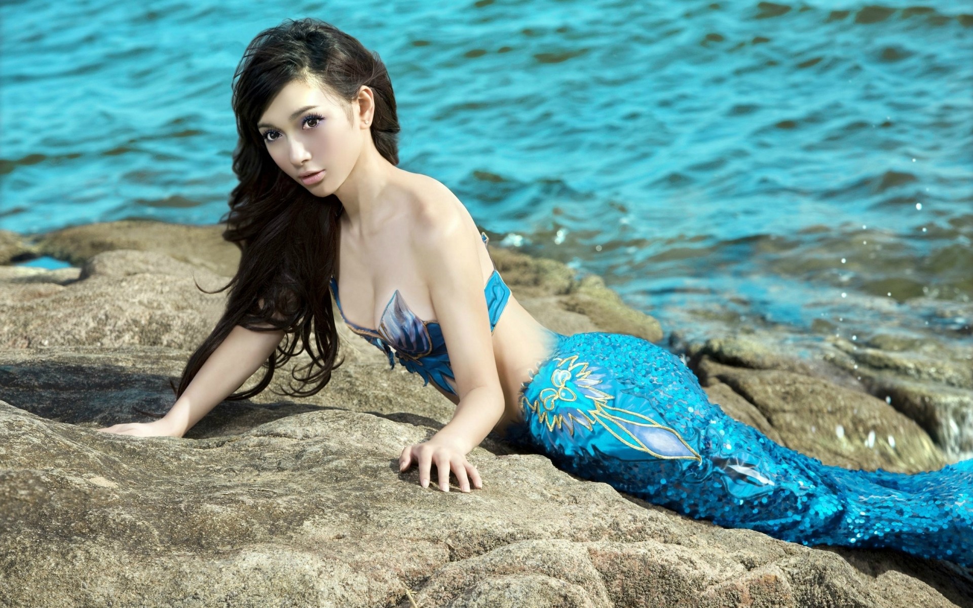 су жаз жағажай табиғат теңіз әйел тропикалық мұхит құм ашық ауада демалыс релаксация күн әдемі қыз теңіз сексуалды жақсы ауа - райы саяхат