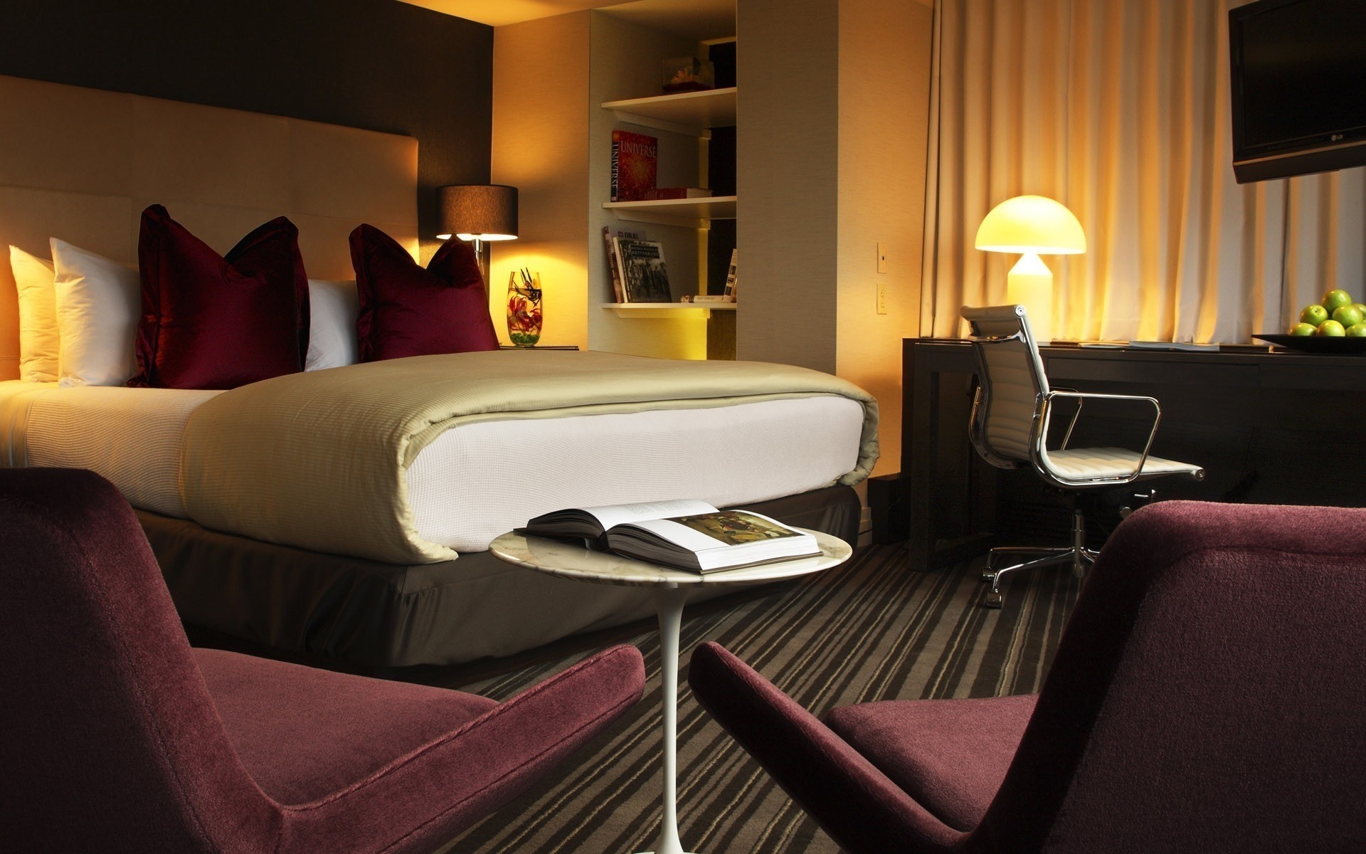 жиһаз бөлме жабық орындық шам орын қонақ үй интерьер дизайны сәнді кесте төсек ішкі жатын бөлме диван жастық кілем заманауи терезелер отбасы еден жұмыс үстелі орындық