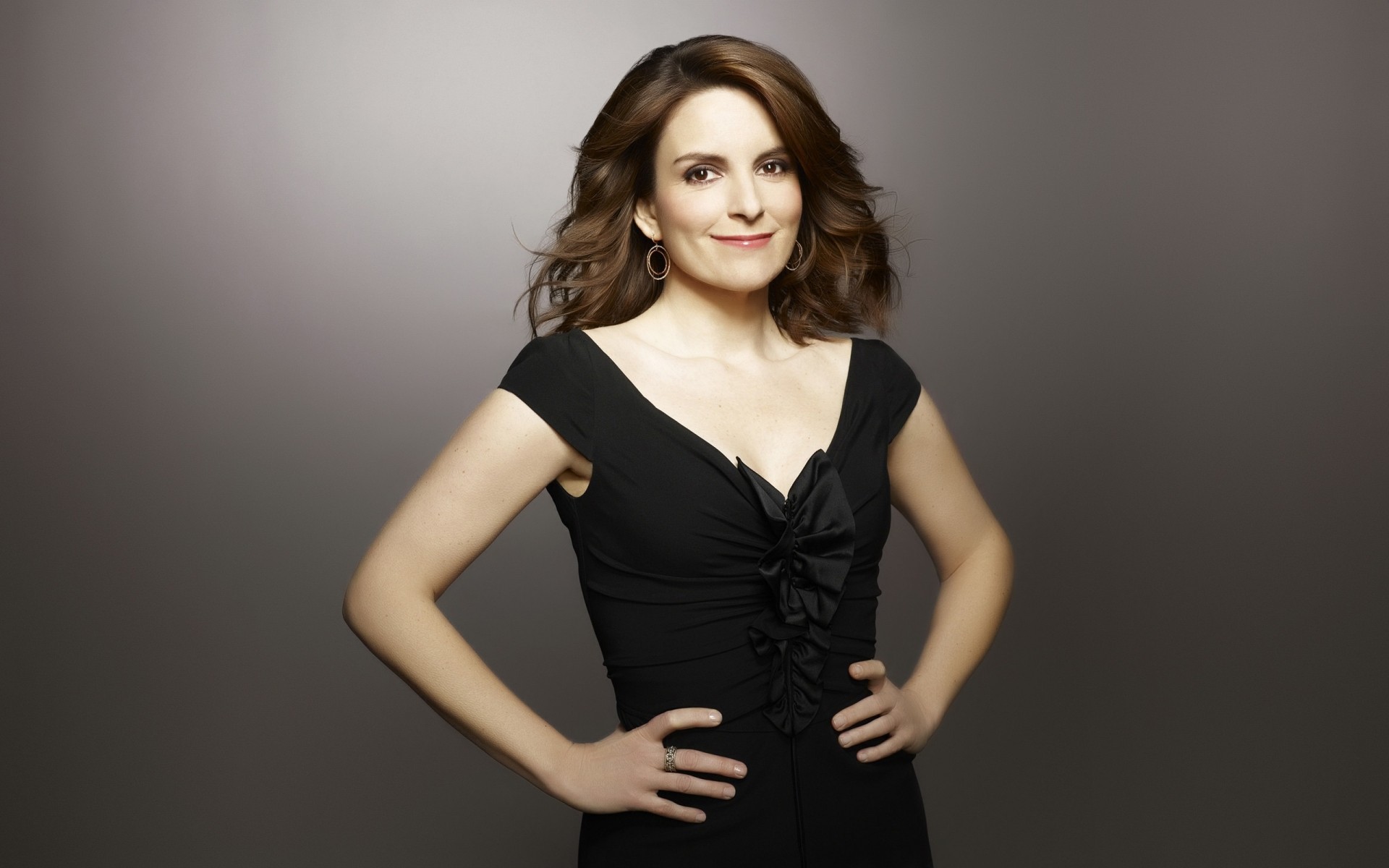 сән әйел портрет гламур сексуалды әдемі модель қыз талғампаз сүйкімді студия шаш ерін бір жас