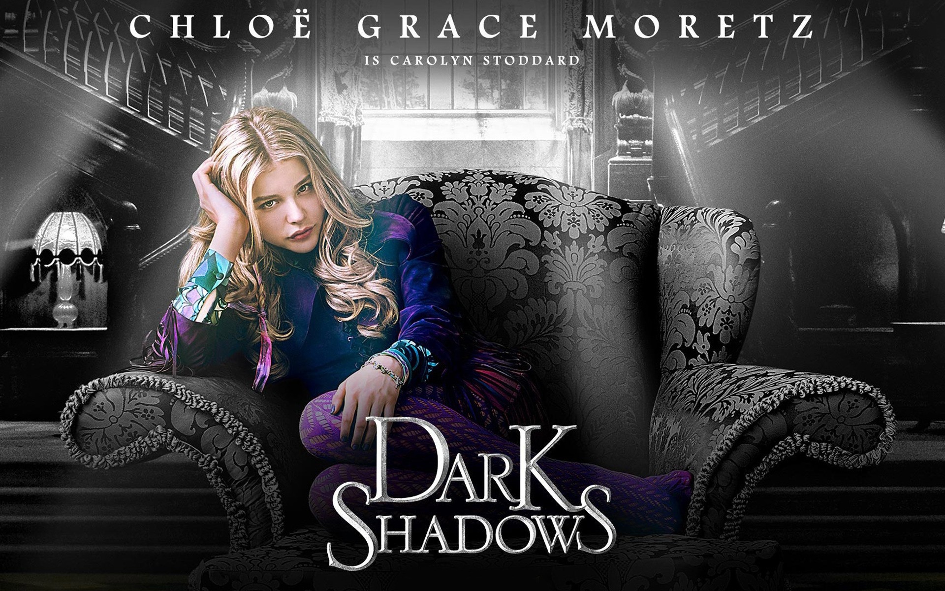 үй ішінде ересек отыру әйел сән түнгі өмір көлденең хлое триллер комедия голливуд