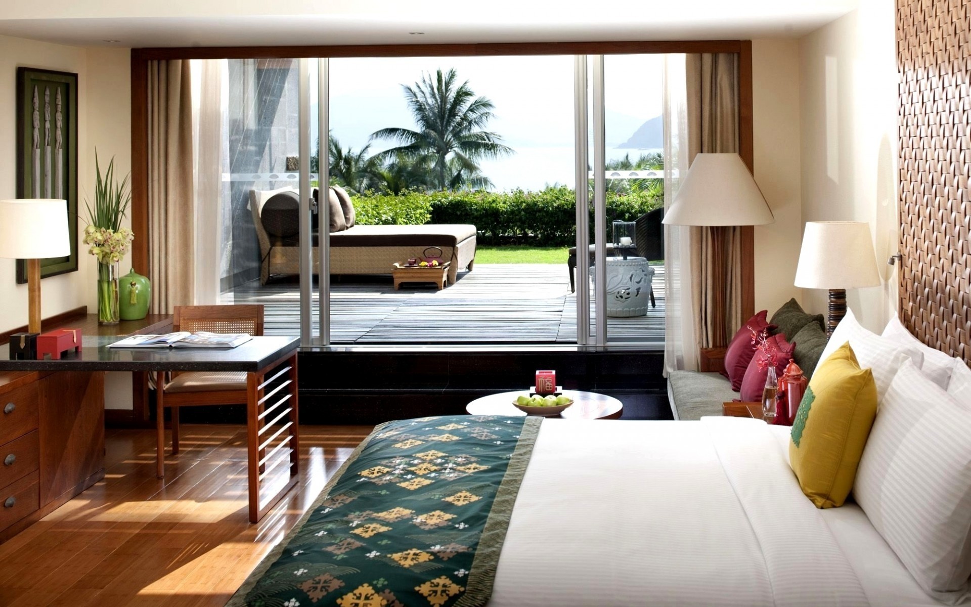 жиһаз бөлме жабық терезелер төсек кесте жатын бөлме шам интерьер дизайны үйлер орын орындық қонақ үй еден үй сәнді кілем пәтер перде заманауи