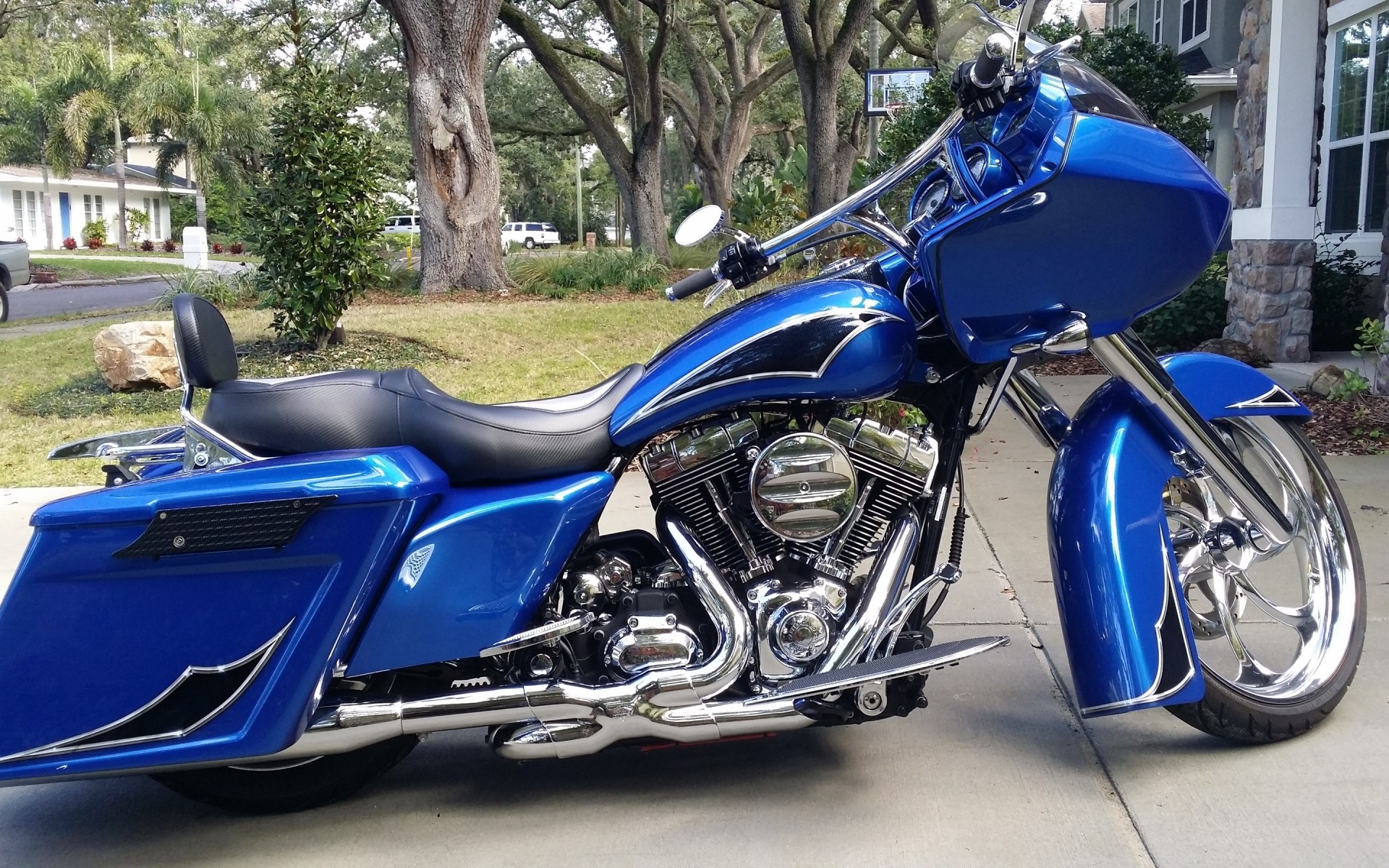 harley davidson автомобиль көлік жүйесі диск велосипед дөңгелектер хром жарыс автомобиль жылдам қозғалтқыш қуат көрме мотоцикл көлік асығыс классикалық автошиналар көрсету жол харли дэвидсон роуд кинг король жолы