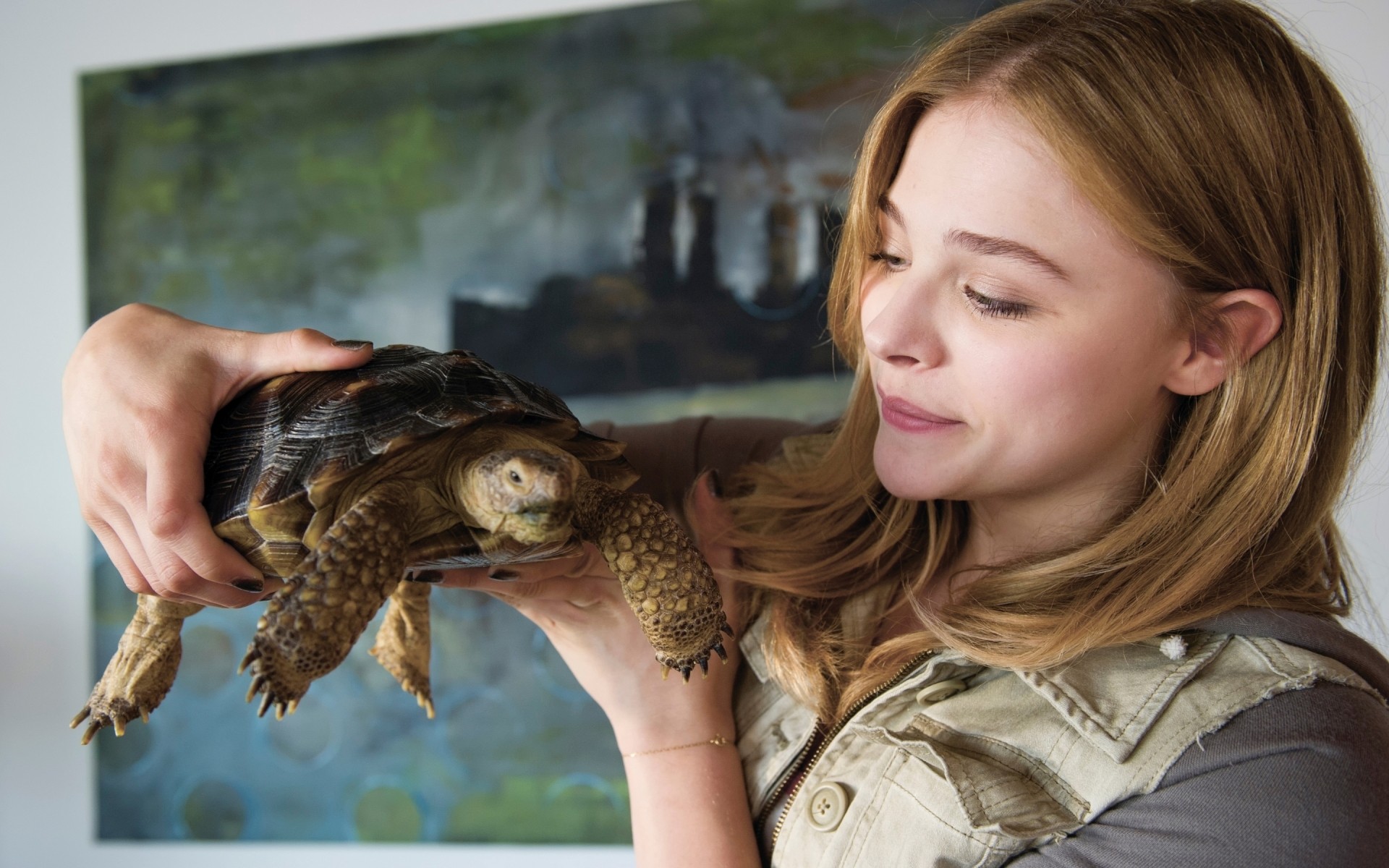 табиғат портрет бір әйел ашық ауада ересек жас сүйкімді актриса жасөспірім поза
