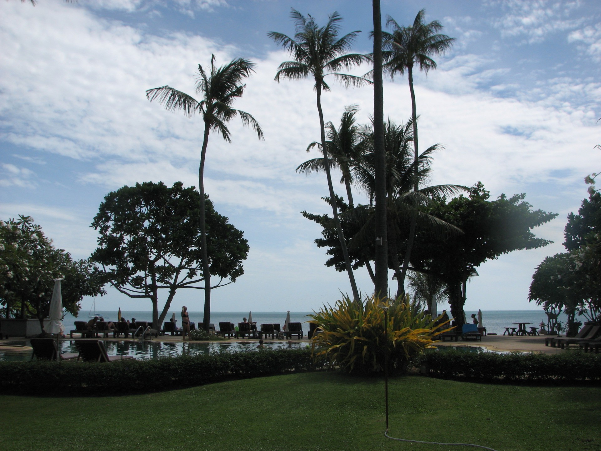 ағаш алақан курорт демалыс саяхат тропикалық демалыс қонақ үй демалыс су күндізгі жарық арал жағажай туризм теңіздер ашық ауада аспан сәнді саябақ