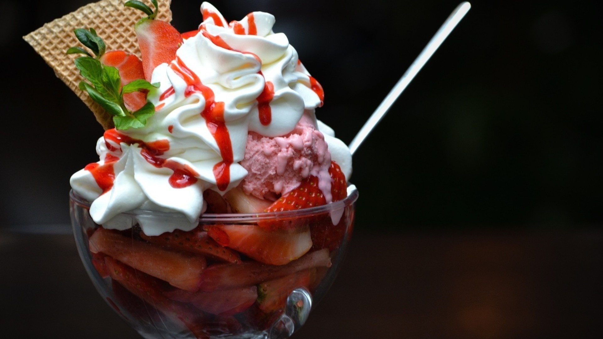 крем тәтті шоколад ваниль дәмді жемістер тамақ құлпынай мұз кілегей сергіту қант сүт өнімдері жидек кілегей қасық суық мұздатылған жалбыз