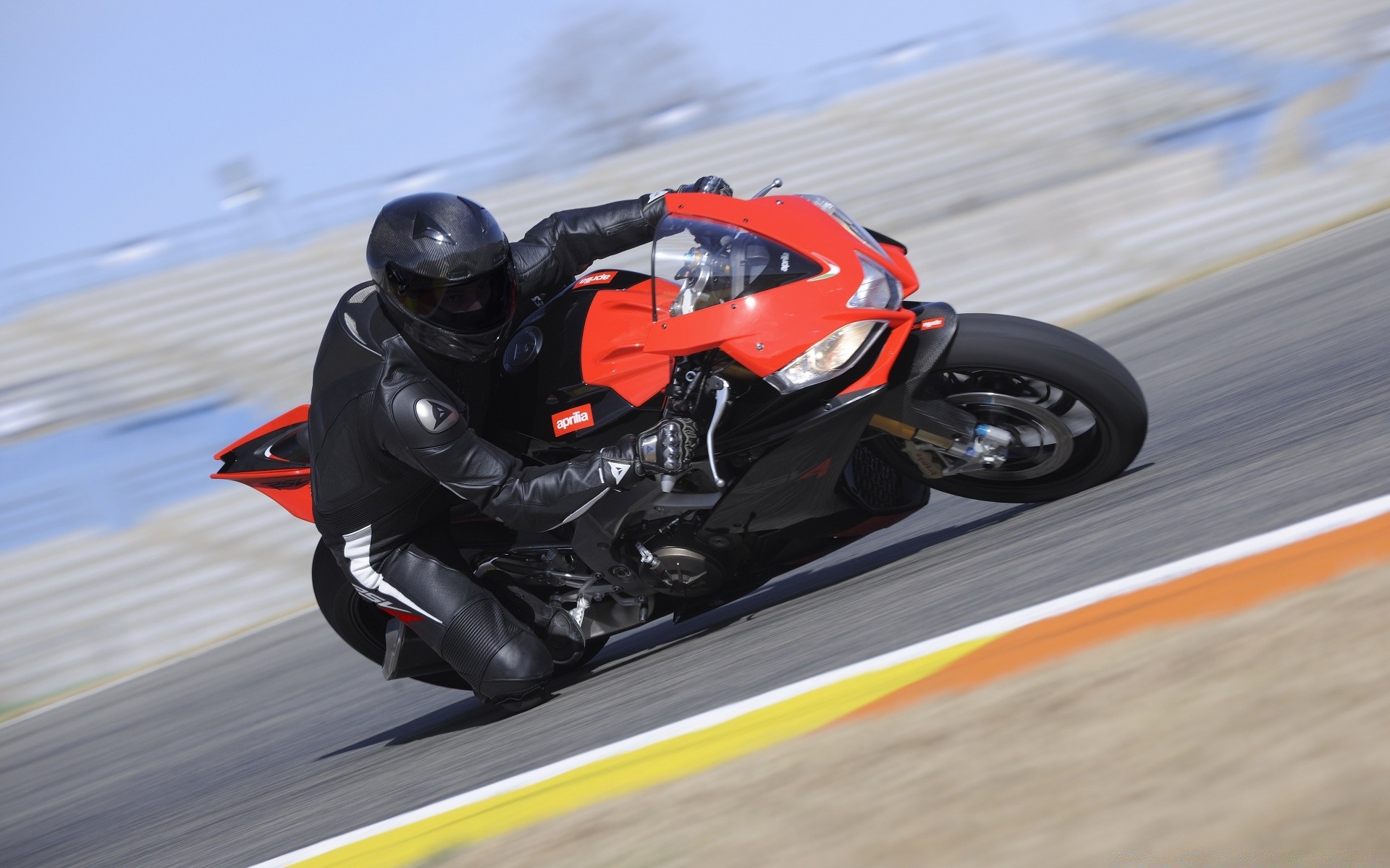 спорт жарыс асығыс жылдам трек диск автомобиль чемпионат әрекет схема байқау автомобиль көлік жүйесі жүргізуші қуат автомобиль бұлыңғырлық шабандоз автомобиль спорты