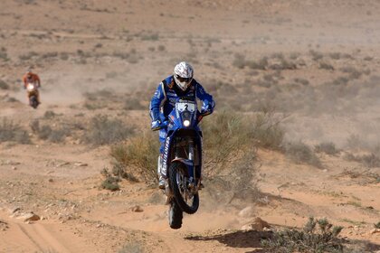 Шөл жағдайында салқын мотоцикл жарысы